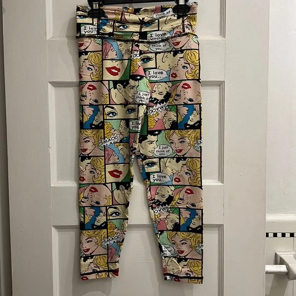 COMIC BOOK ORINT LEGGINGS - Picture 1 of 3